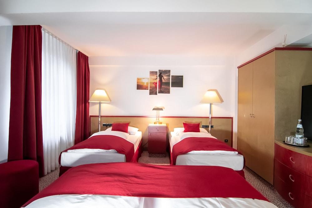 Leomar Hotel Ulm Exterior photo