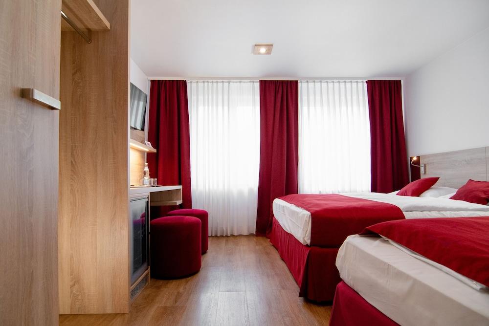 Leomar Hotel Ulm Exterior photo