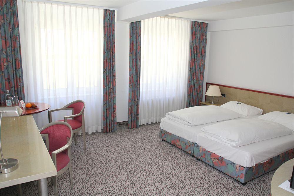 Leomar Hotel Ulm Exterior photo