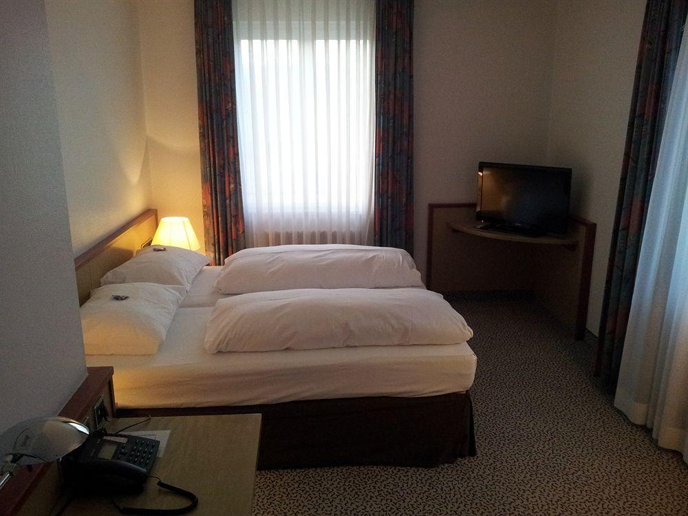 Leomar Hotel Ulm Exterior photo